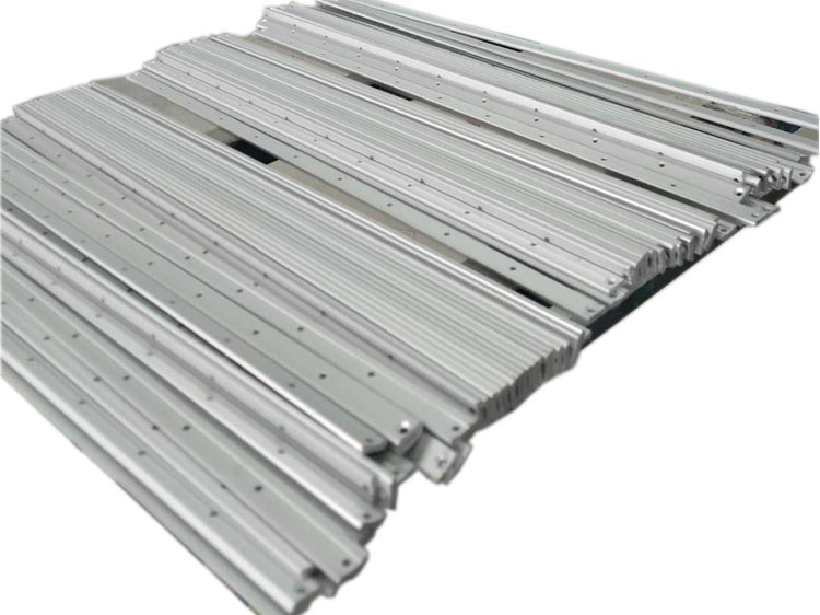 鋁合金槽條打孔深加工 s