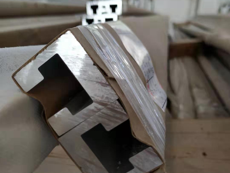 廠家生產(chǎn)厚壁重型導(dǎo)軌鋁合金槽 滑軌鋁型材 重型導(dǎo)軌鋁型材