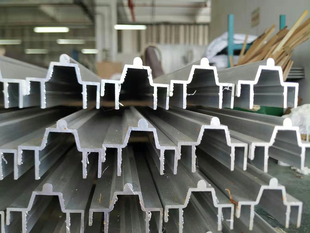 鴻發(fā)有色廠家直銷家具鋁型材可深加工處理 家居鋁材 鴻發(fā)有色廠家直銷家具鋁型材可深加工處理 家居鋁材