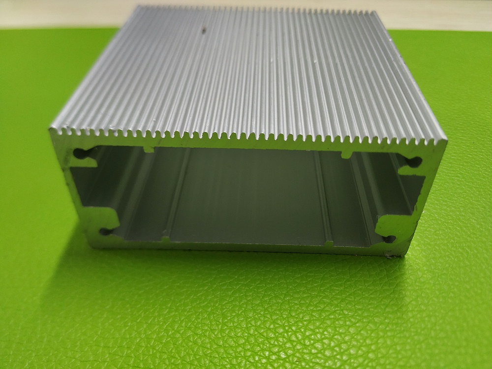 矩形散熱機(jī)殼鋁型材廠家開模定制 矩形散熱機(jī)殼鋁型材廠家開模定制