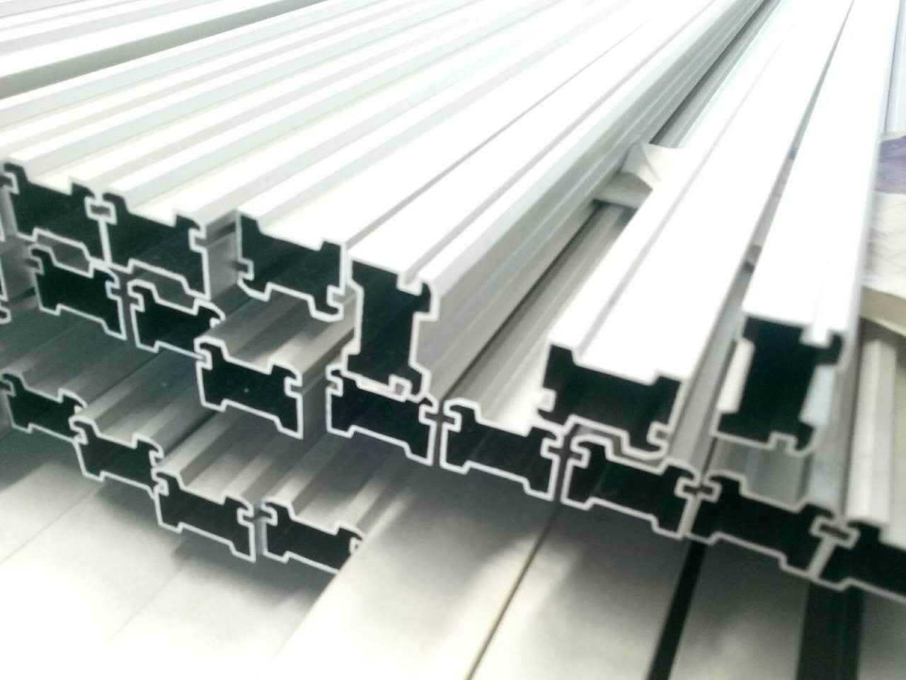 鴻發(fā)有色專業(yè)開模定制小截面異形管材 鴻發(fā)有色專業(yè)開模定制小截面異形管材