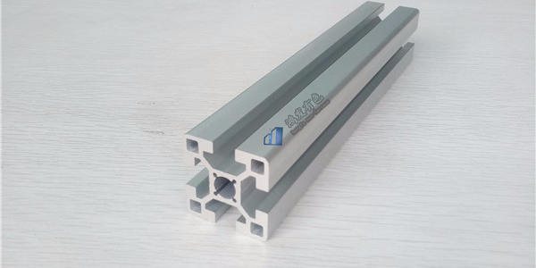 鋁型材生產(chǎn)采用風(fēng)冷還是水冷淬火？